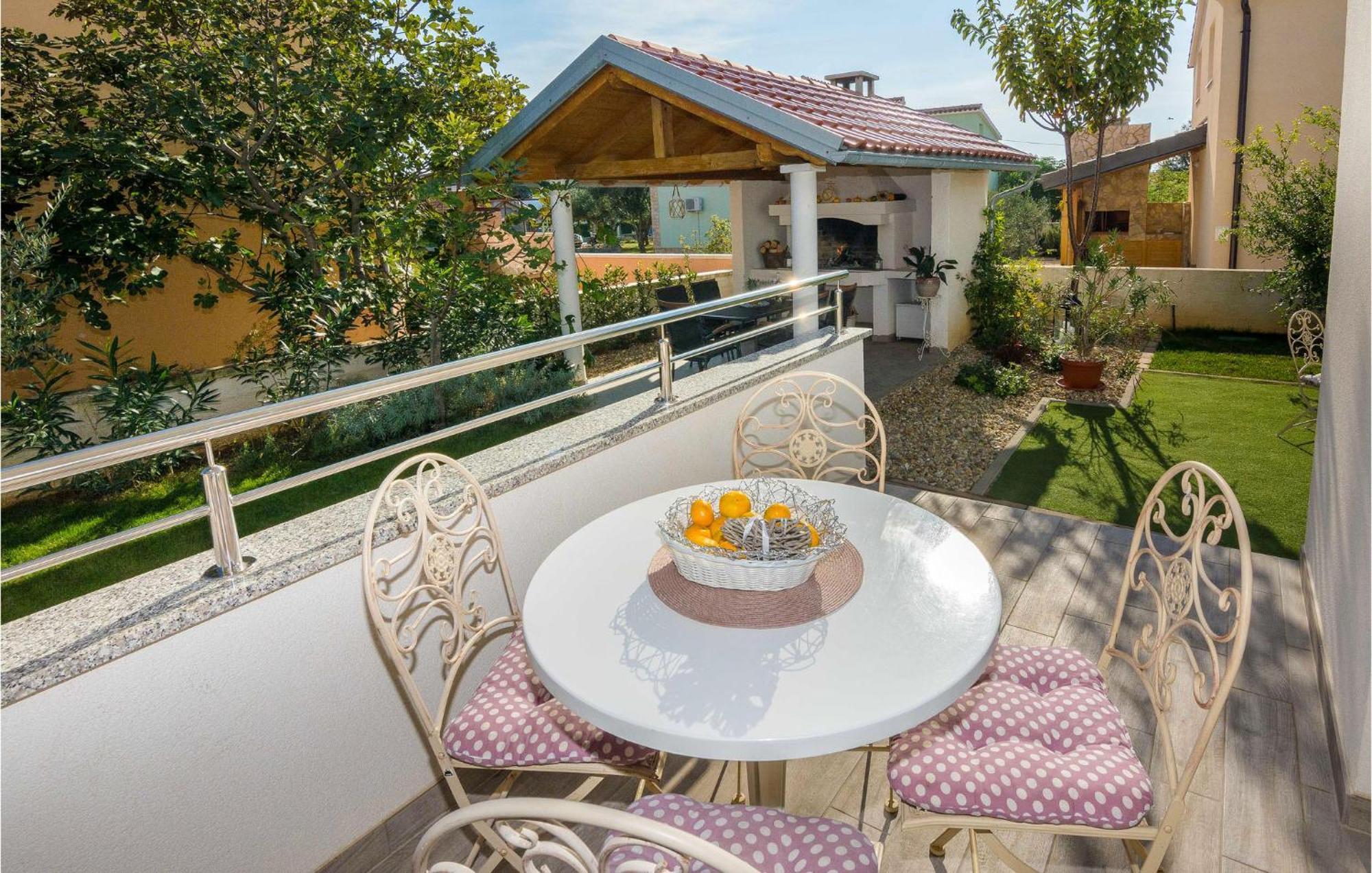 Nice Apartment In Vrsi-Mulo With Wifi Εξωτερικό φωτογραφία