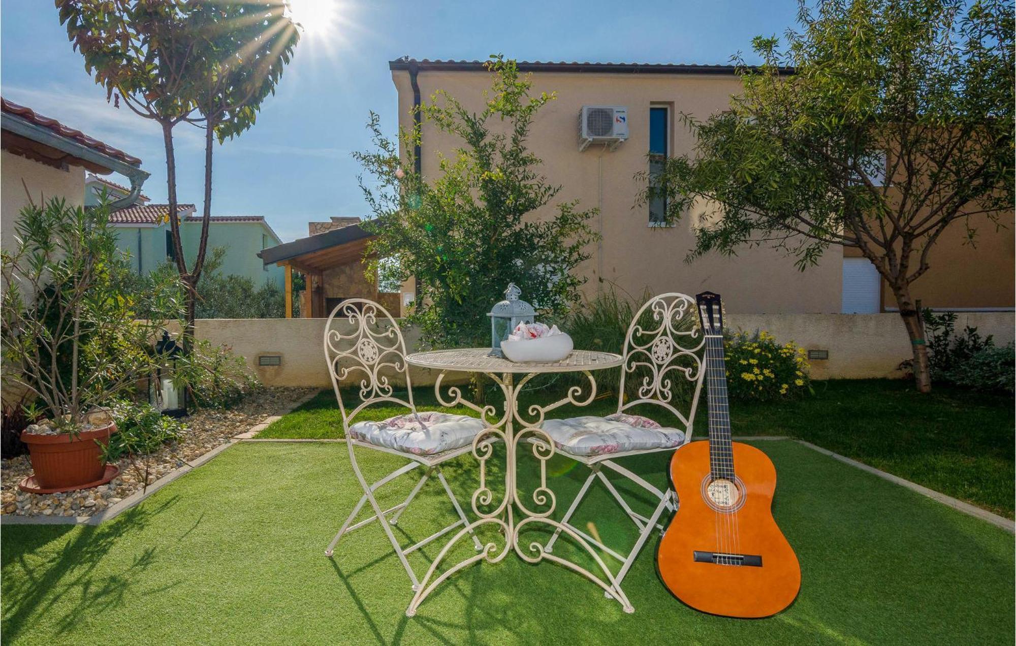 Nice Apartment In Vrsi-Mulo With Wifi Εξωτερικό φωτογραφία